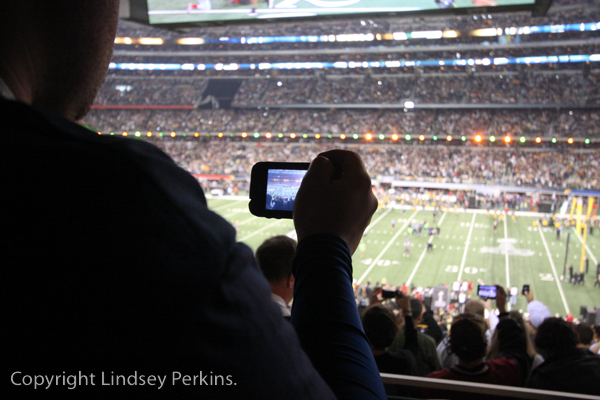 super-bowl-fan-cell-phone-intro